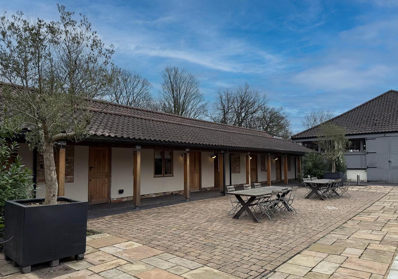 The Ridings At Theobalds Park Hotel Goff's Oak Exterior foto