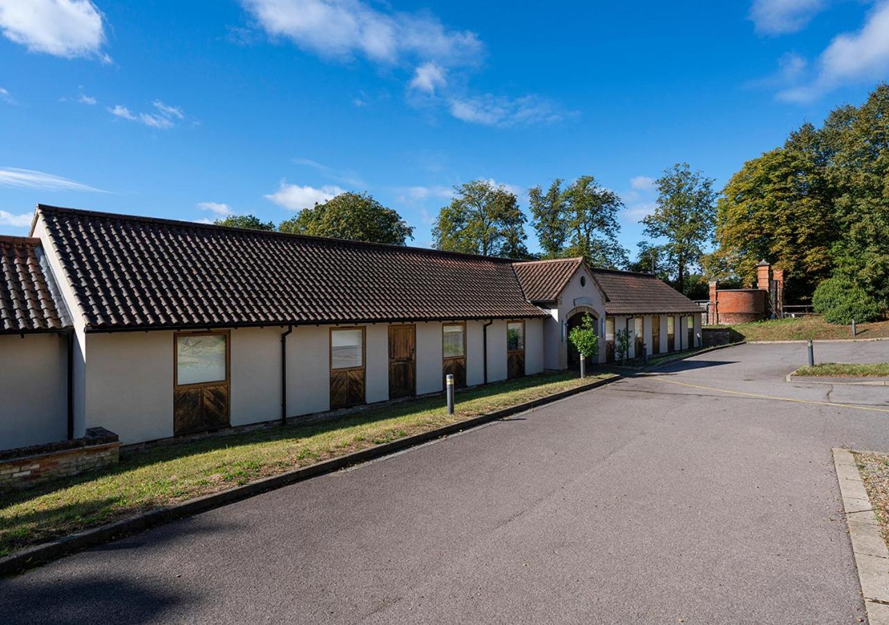 The Ridings At Theobalds Park Hotel Goff's Oak Exterior foto